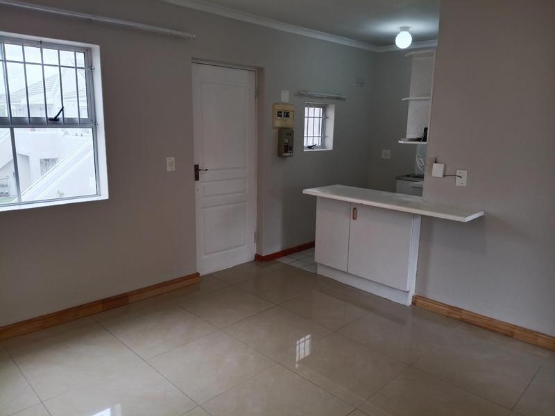 To Let 2 Bedroom Property for Rent in Pinelands Western Cape